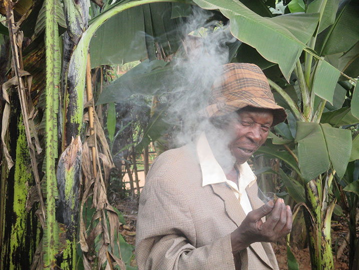 Itabi ry'igikamba n'ubugoro bikunze kugurwa n'abantu bakuze.