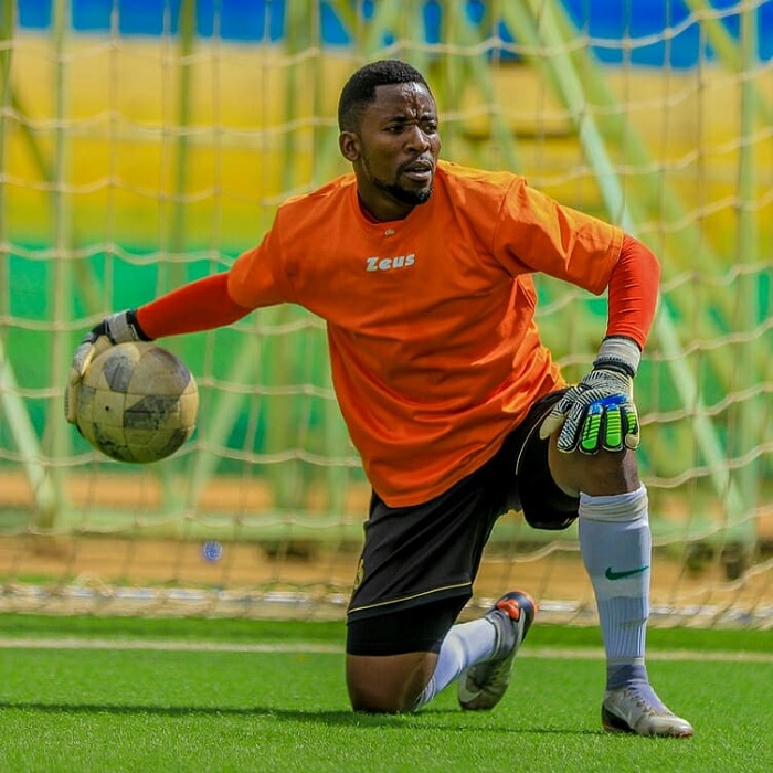 Itangishatse Jean Paul yongereye amasezerano y