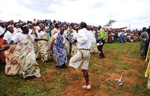 Imwe mu ntore za Murambi yizihiwe acinya akadiho atitaye ku bumuga bwe.