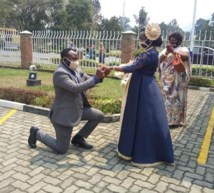 Nsengimana yateye ivi asaba Mayor Ayinkamiye ko yamubera umugore