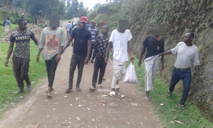 Babafatiye mu cyuho babijyanira kuri Polisi