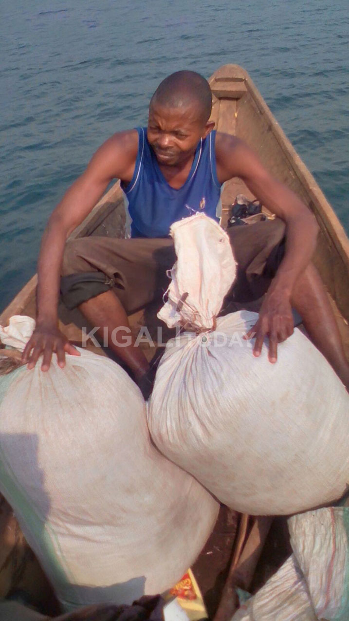 Iyi mifuka ni yo irimo urugi rwari rwinjijwe rugiye gucururizwa mu Karere ka Nyamasheke.