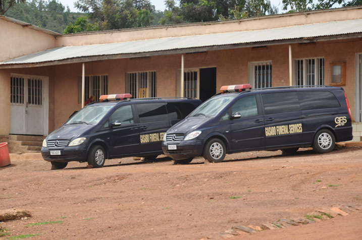 Izi modoka zitwara imirambo zikodeshwa arenga ibihumbi ijana.