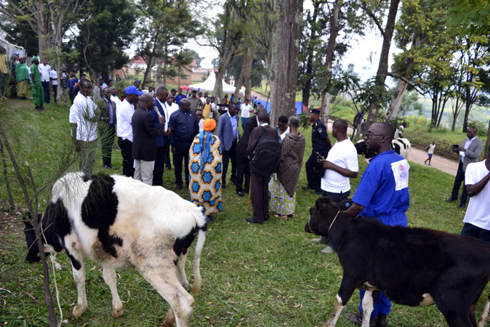 Izindi nka zahawe abaturage na zo zifiet ubwishongizi