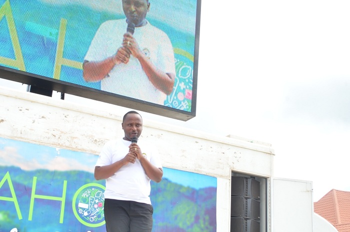 Jackson Vugayabagabo, umukozi wa Imbuto Foundation ahamya ko ubukangurambaga barimo buzatanga umusaruro