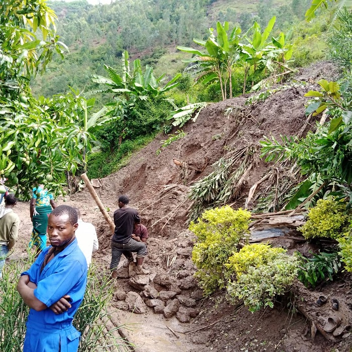 Hamwe mu habaye ibiza bikomeye ni mu Murenge wa Jali mu Karere ka Gasabo aho inkangu yaguye ku nzu yari irimo abantu barindwi bo mu muryango umwe bose bitaba Imana (Ifoto: Ntawuyirushamaboko)
