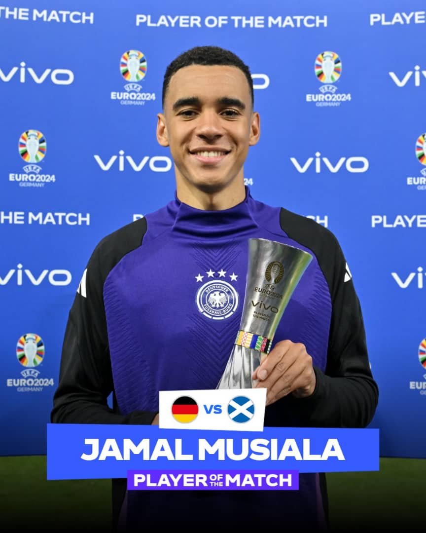 Umukinnyi w'u Budage, Jamal Musiala, usanzwe akinira Bayern Munich yahembwe nk'umukinnyi mwiza w'umukino