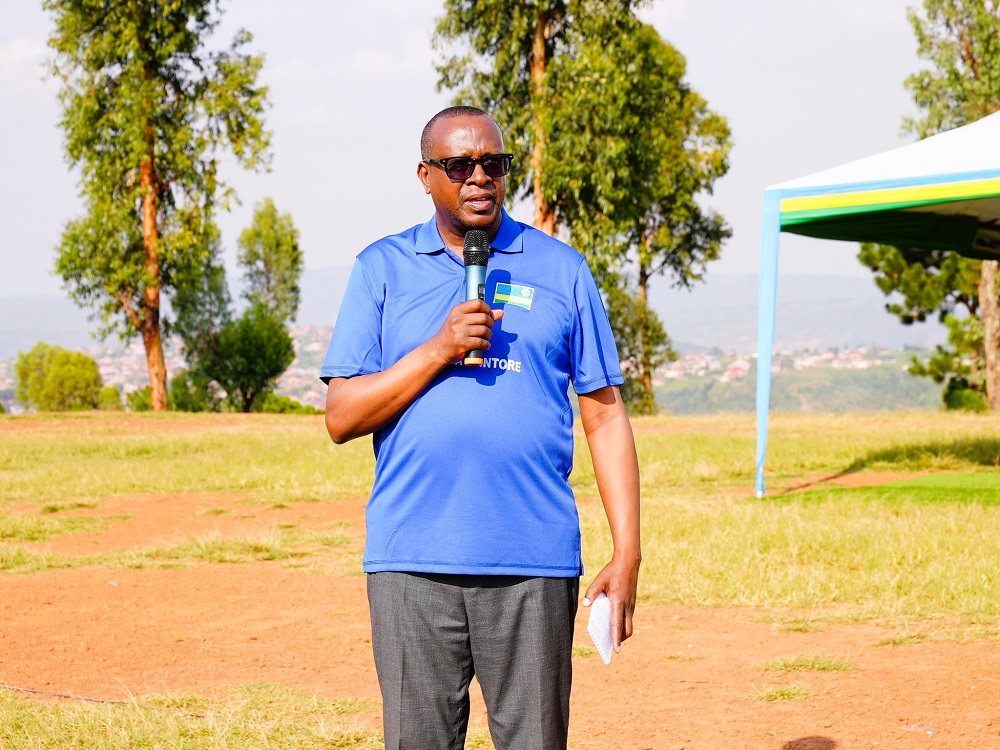 Minisitiri Bizimana yasabye ko abagomba kwitabira Urugerero baza bose