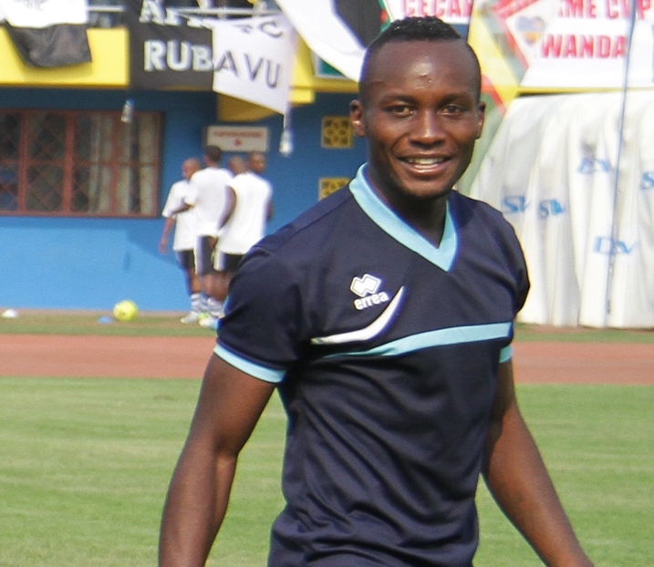 Jimmy Mbaraga agomba gushaka ibyangombwa agakina mu Rwanda nk'umunyamahanga