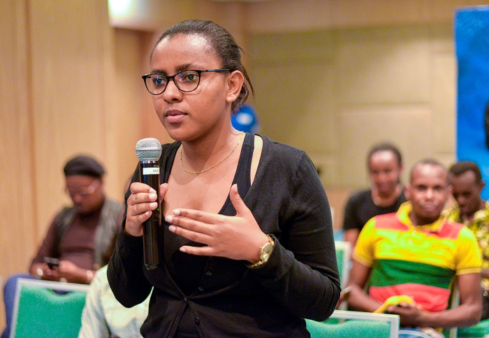 Abanyamakuru bahawe umwanya wo kubaza ibibazo. Uyu ni Natasha Kamanzi wa Kigali Today/KT Radio