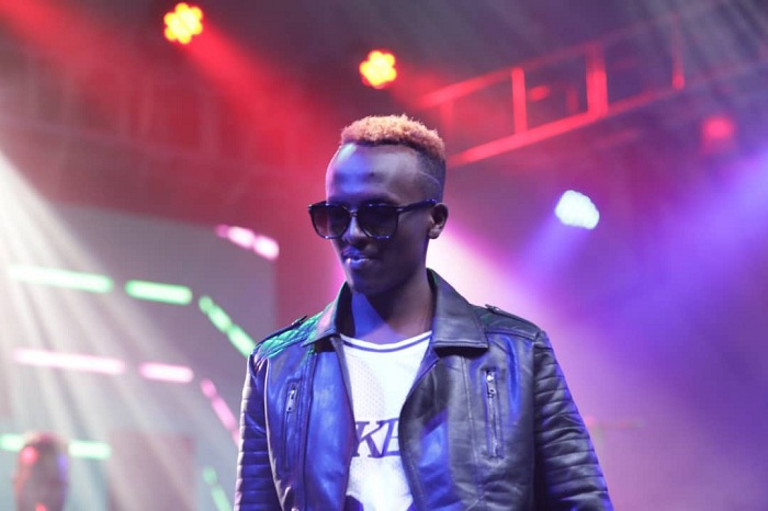 Umuhanzi Seyn ni gutya yaserutse yambaye