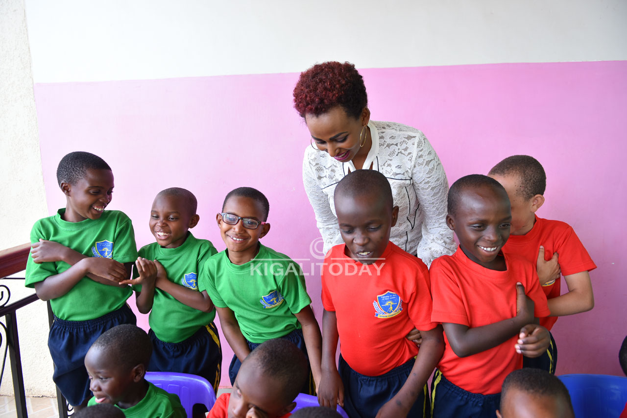 Bahati yiriranwa nabo akabasusurutsa