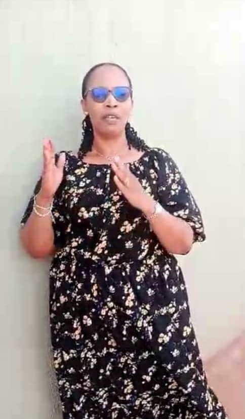 Uwamariya Josiane uyobora umuryango Hope for Life Association na we agaragaza ko ururimi rw'amarenga rukwiye kwitabwaho muri serivisi z'itumanaho mu rwego rwo gufasha abakenera izo serivisi barukoresha