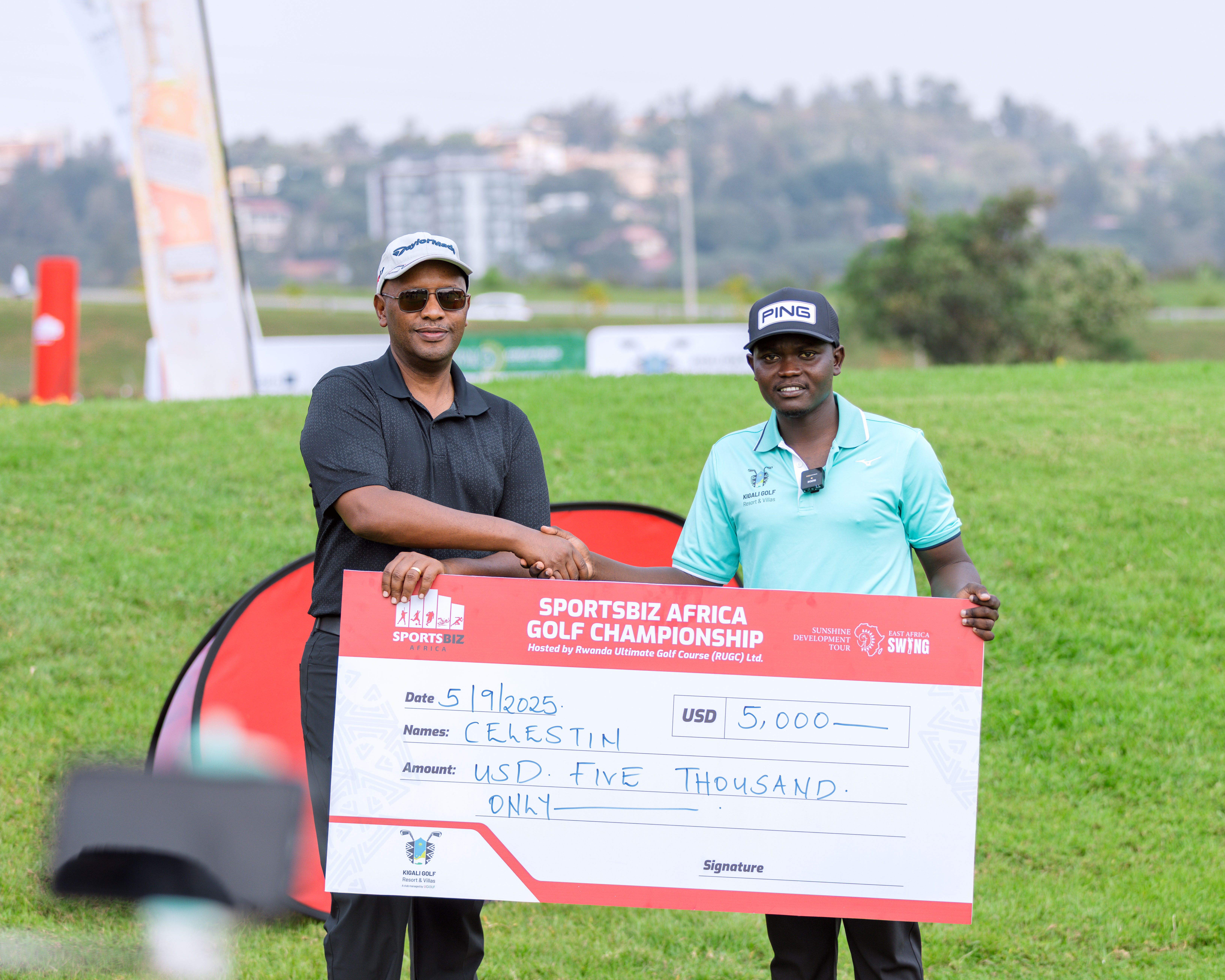 Ambassador Bill Kayonga yacyeje Nsanzuwera wegukanye SPortsBiz championship ahigitse ibihangange