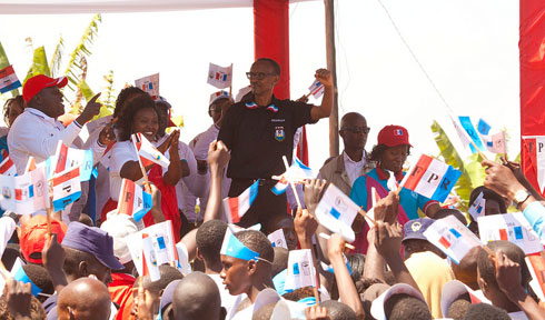 Perezida Kagame yifatanyije n'umuryango RPF-Inkotanyi mu kwamamaza abakandida-depite b'uwo muryango mu karere ka Kamonyi.