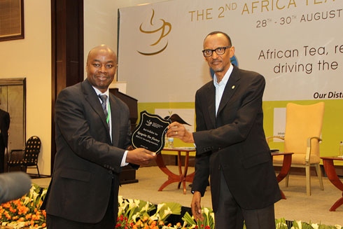 Perezida Kagame yahembye inganda z'icyayi z'indashyikirwa muri EATTA.