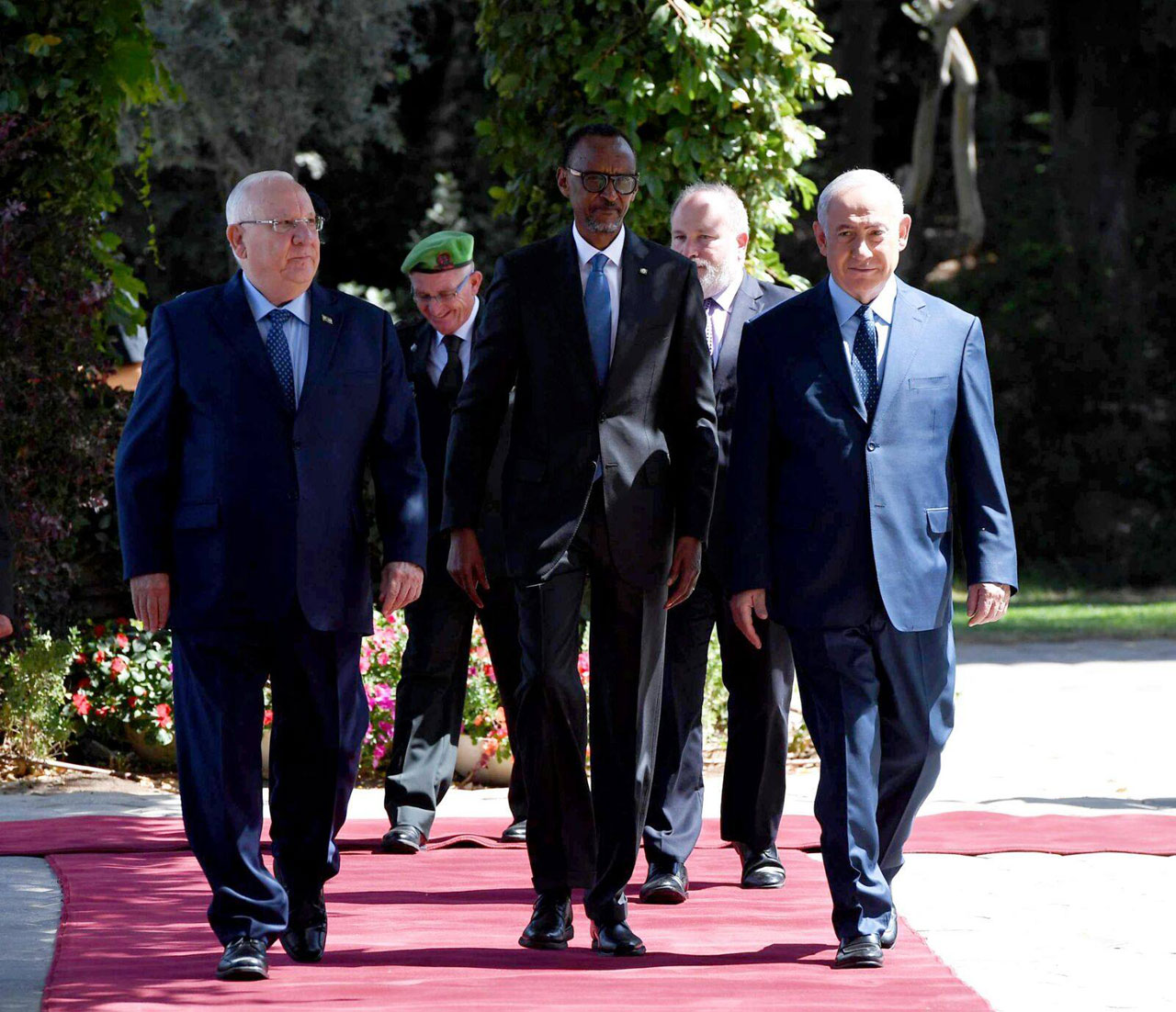 Perezida Kagame yakiriwe na Perezida wa Isiraheli Rivlin na Minisitiri w