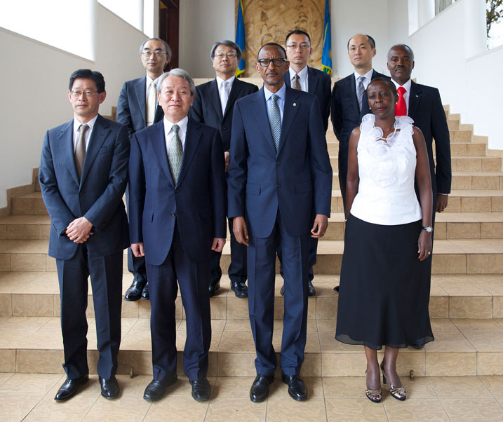 Ibiganiro hagati ya Perezida Kagame n'umuyobozi wa JICA byitabiriwe na Minisitiri Mushikiwabo hamwe na Ambasaderi Charles Murigande uhagarariye u Rwanda mu Buyapani.