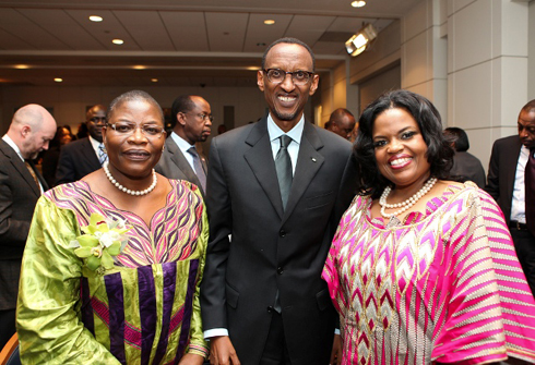 Perezida Kagame hamwe na Dr Ezekwesili na Ngozi Okojo- Iwela 