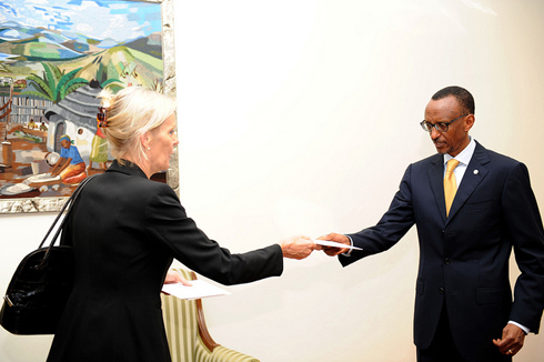 Perezida Kagame na Leoni Margarita Cuelenaere waje guhagararira Ubuholandi mu Rwanda.