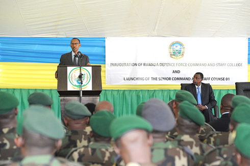 Perezida Kagame ageza ijambo ku bitabiriye umuhango wo gufungura RDF Senior Command and Staff College.