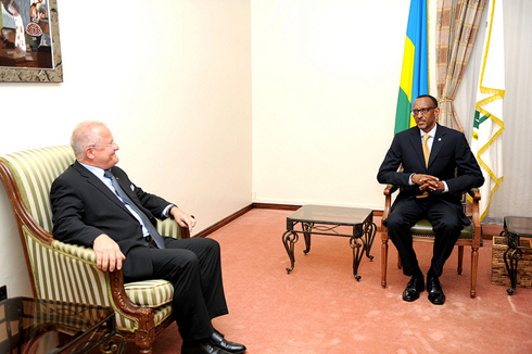 Perezida Kagame na Ambasaderi mushya w