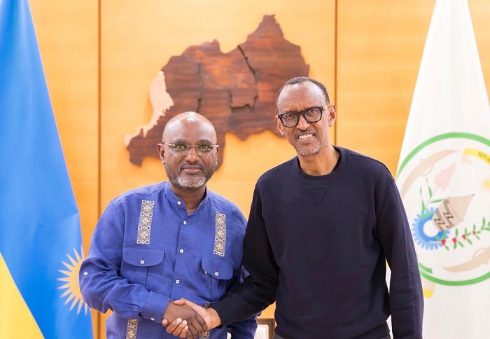 Perezida Kagame aherutse kwakira intumwa ya Uganda yari imuzaniye ubutumwa bwa Museveni butanga icyizere ko umubano w'ibihugu byombi ugana mu nzira nziza