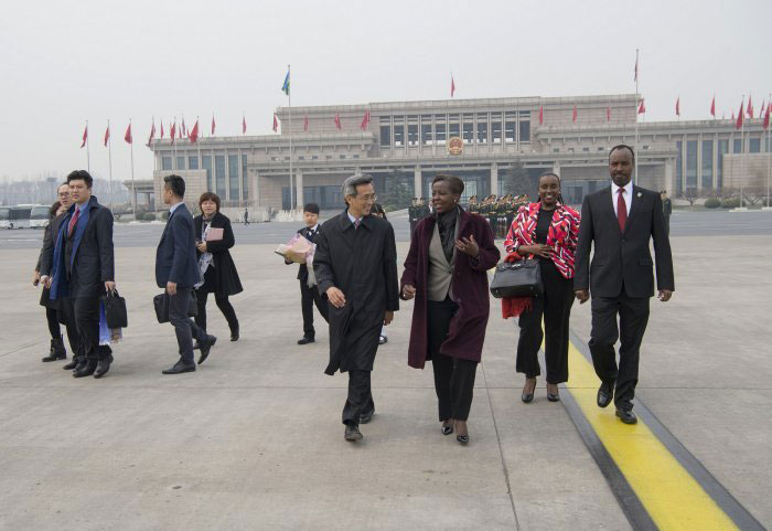 Muri uru ruzinduko bajyanye na Minisitiri w'ububanyi n'amahanga Louise Mushikiwabo 