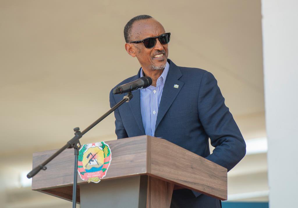 Perezida Kagame muri Sitade y'i Pemba muri Mozambique, yifatanyije n'icyo gihugu kwizihiza Umunsi w'Ingabo