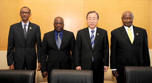 Perezida Kagame yanabonanye na Perezida Kabila, Museveni ndetse n'umunyamabanga mukuru wa UN.