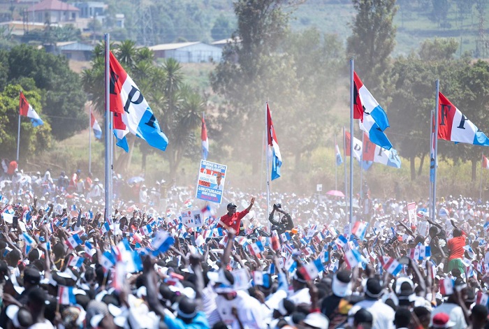 Kagame yari ategerejwe n'abaturage barenga ibihumbi 300 mu Karere ka Nyarugenge