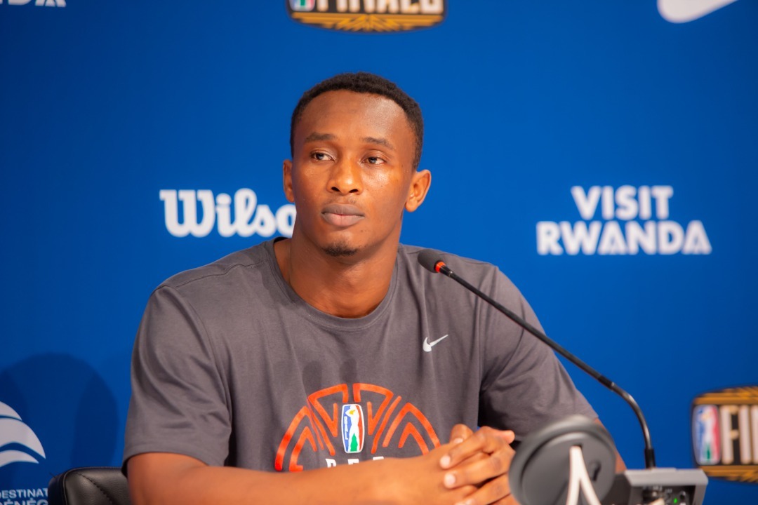 Kaje Elie avuga ko badakwiriye gutahira kwakira gusa