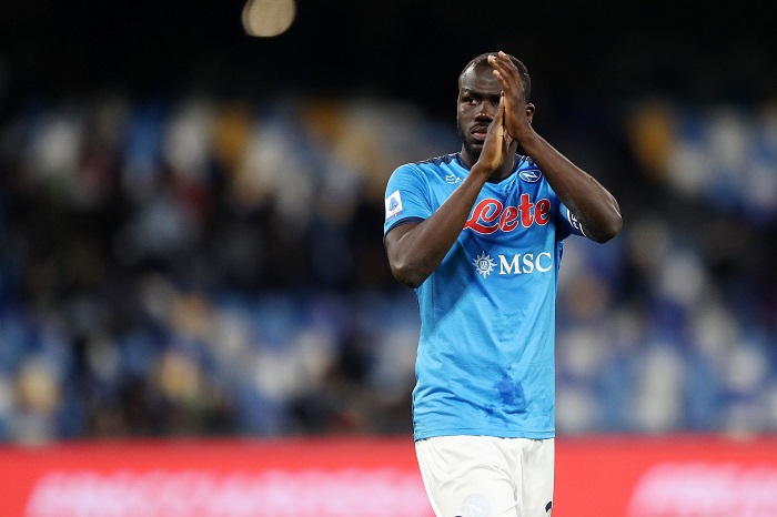 Kalidou Koulibaly ari mu muryango winjira mu ikipe ya Chelsea