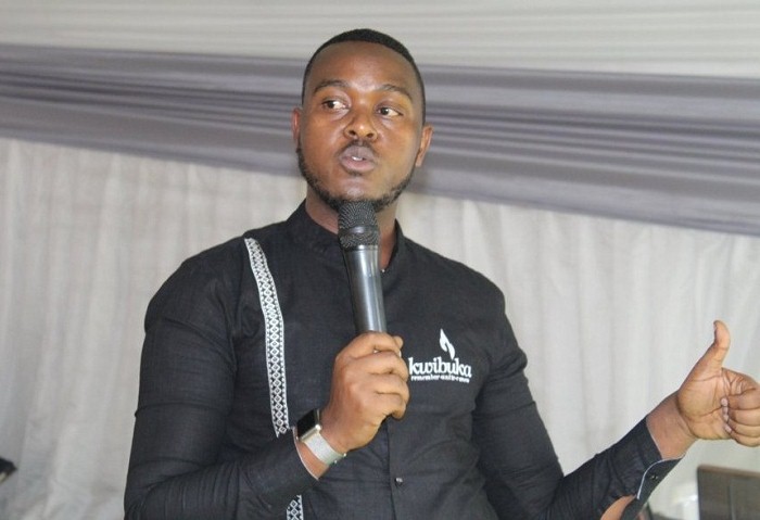 Kalinda asaba abasubiza abapfobya n