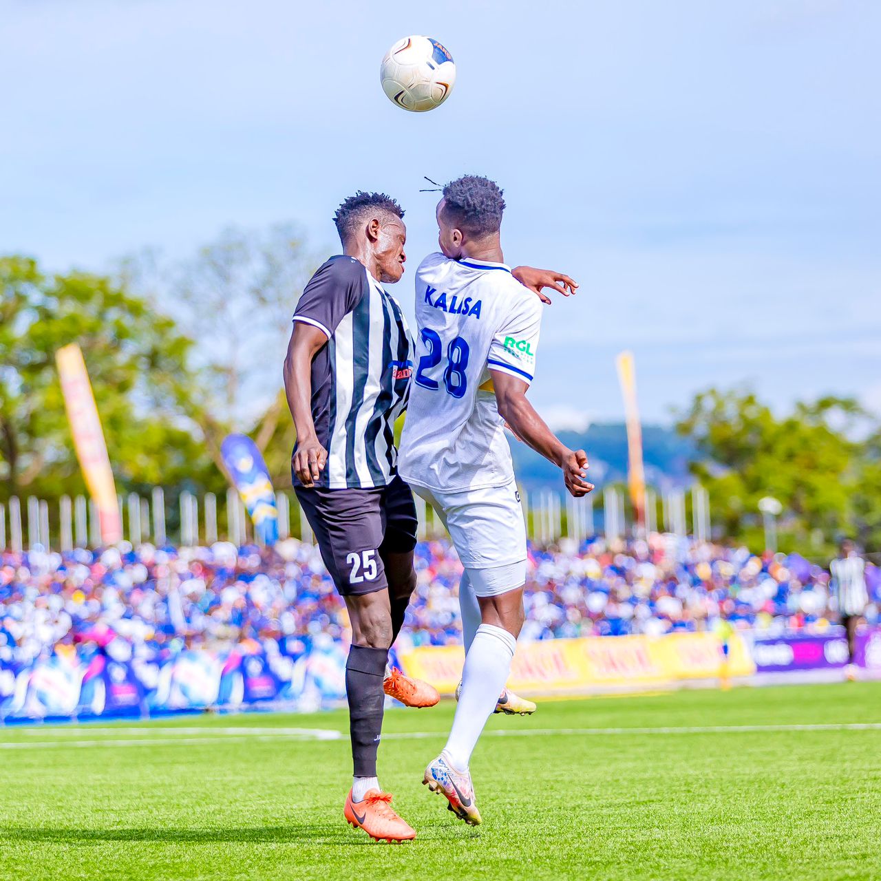 Kalisa Rashid na Fitina Omborenga bahanganiye umupira