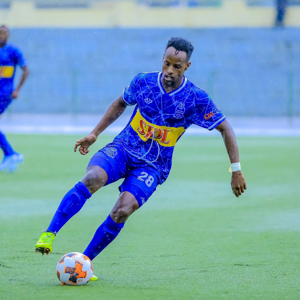 Kalisa Rashid mu mukino Rayon Sports yanganyijemo na Etincelles FC 1-1