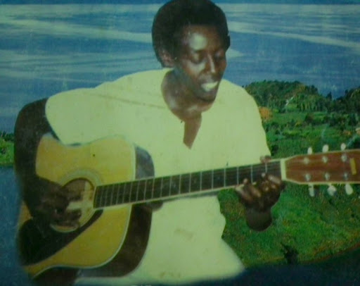 Mutamuliza Annonciata uzwi nka Kamaliza, benshi mu baririmba kinyarwanda bavuga ko bamufatiraho urugero