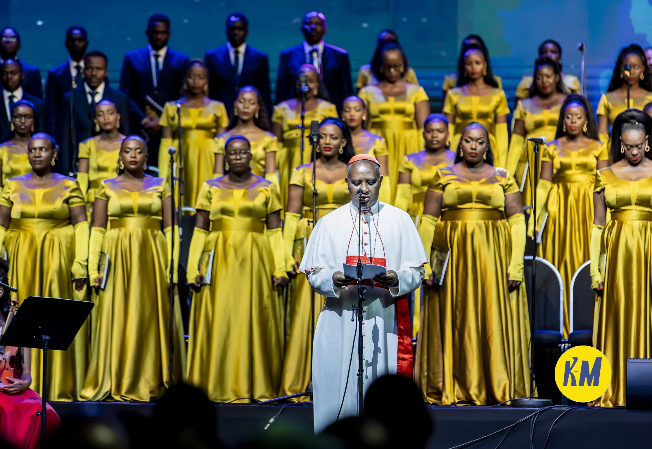 Cardinal Kambanda yaririmbanye na Chorale de Kigali