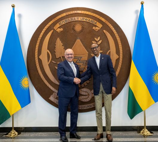 Perezida Kagame yakiriye Perezida wa Kaminuza ya Carnegie Mellon, Dr. Farnam Jahanian