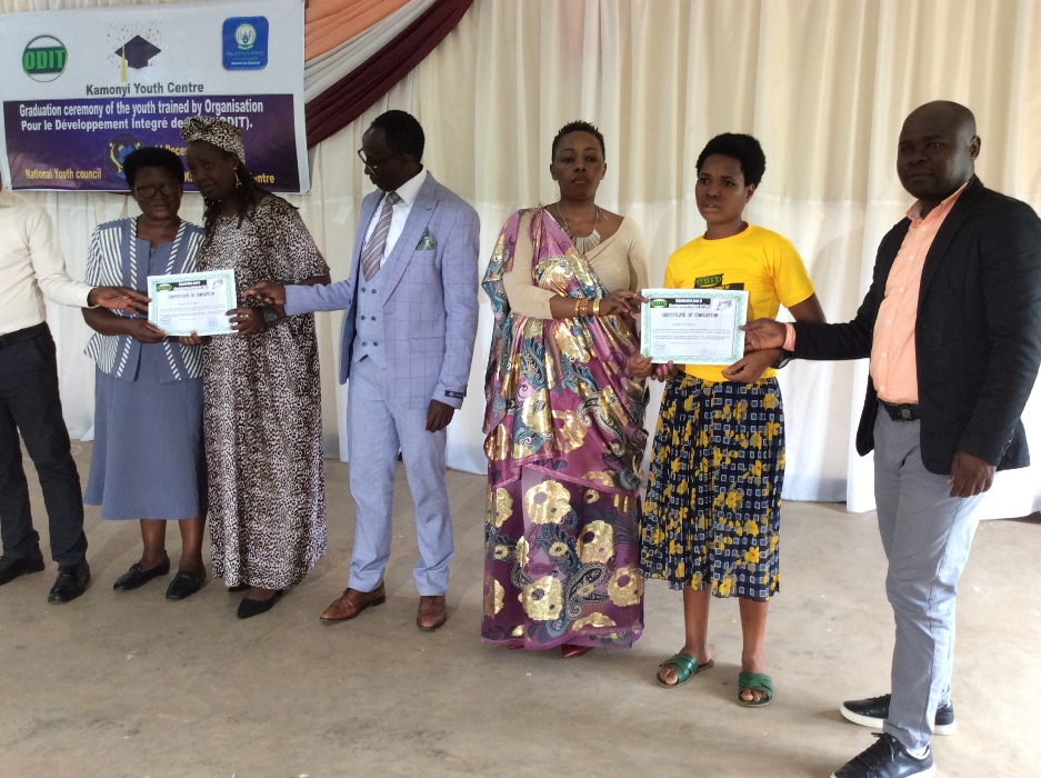 Guhabwa impamyabumenyi bizabongerera amahirwe yo kubona akazi no kukihangira