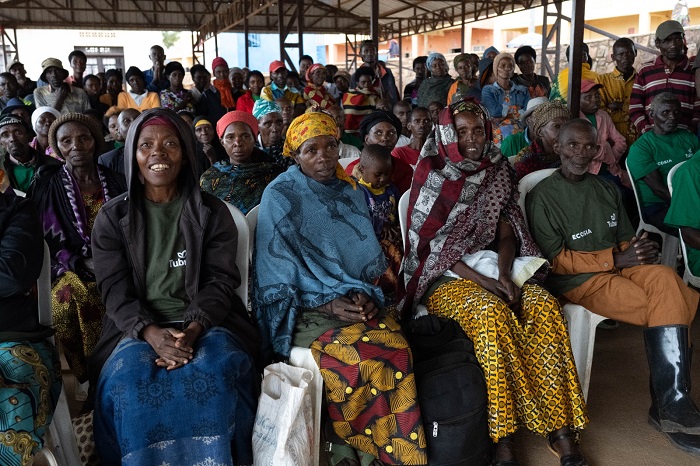 Abatuye ku Kamonyi bavuga ko bafite impamvu nyinshi zituma batera bakanabungabunga ibiti