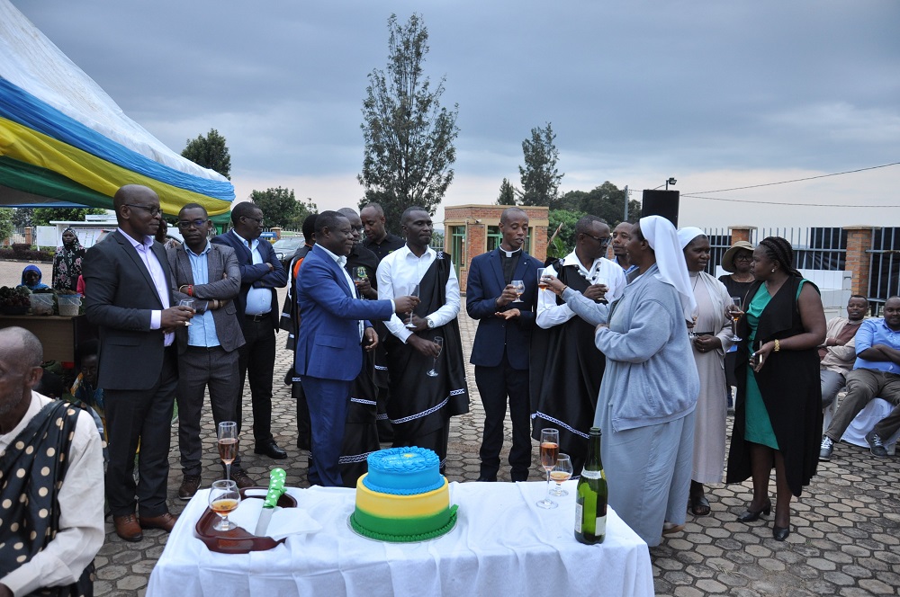 Bishimiye intambwe yatewe mu kwita ku buzima, biyemeza kurushaho bafatanyije