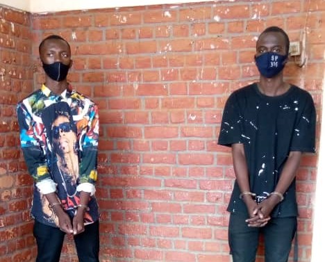 Ndayishimiye William na Bisangwa Roberto (Ifoto:Polisi y