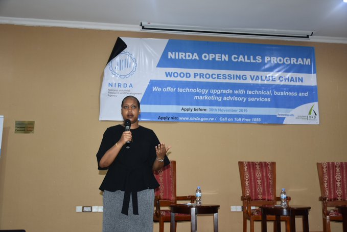 Kampeta yavuze ko NIRDA igiye gufasha abatunganya ibikomoka ku biti kugira ngo bifashishe ikoranabuhanga rigezweho