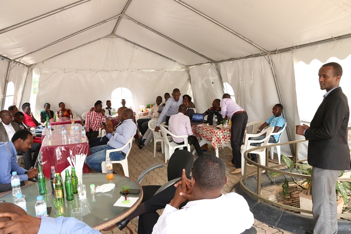 Kanamugire Charles Umuyobozi wa Kigali Today Ltd asoza aya mahugurwa.