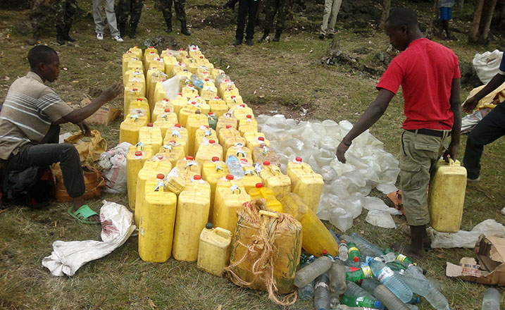 Kanyanga bayikura muri Uganda iri mu majerekani, mu mashashi cyangwa mu ducupa.