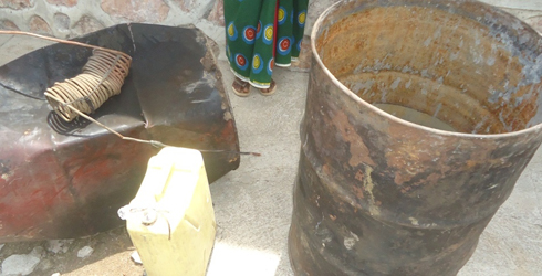 Bafatanywe litiro 38 za kanyanga zari zimaze gutekwa.