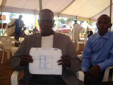 Kanyeshyamba Radjab yamenye konti yihutira kujya gushyiraho umusanzu we, agaruka mu nama yitwaje borderau.