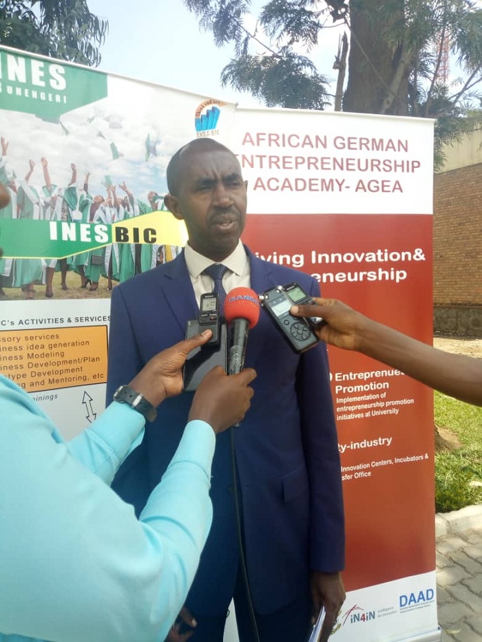 Karake Ferdinand wari uhagararie ubuyobozi bw'Intara y'Amajyaruguru