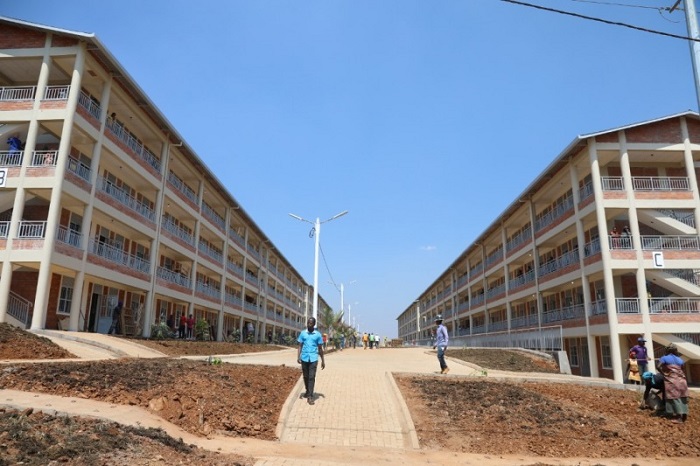 Umudugudu wa Karama uheruka gutuzwamo abari batuye mu manegeka ku musozi wa Kigali